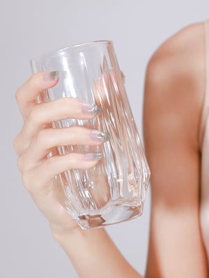 Trendy dark Hunter Green press-on nails for a chic fall and winter holiday manicure look