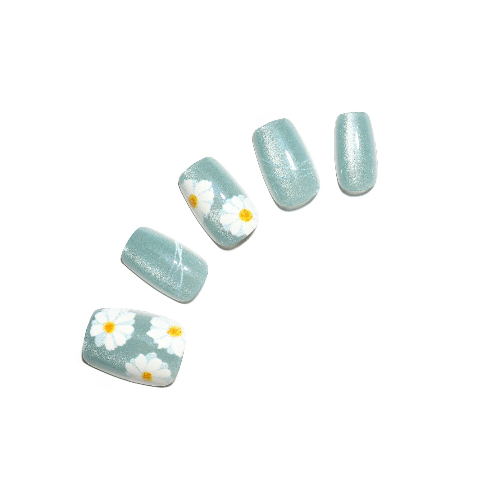 Daisy Dream medium square daisy press-on nails 30-piece set