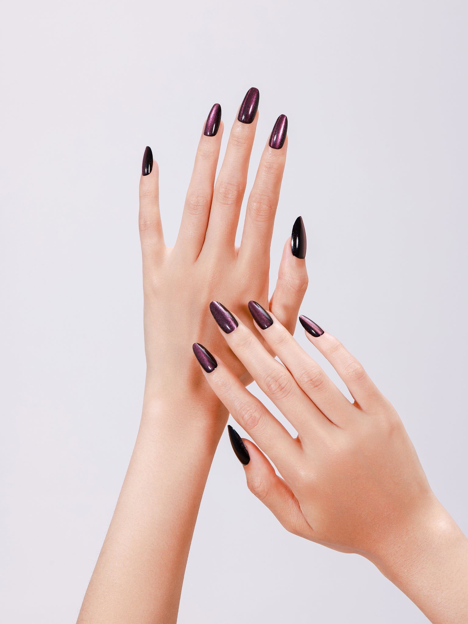 Close-up Velvet Flash magnetic velvet cat eye press-on nails deep plum shimmer stripe finish