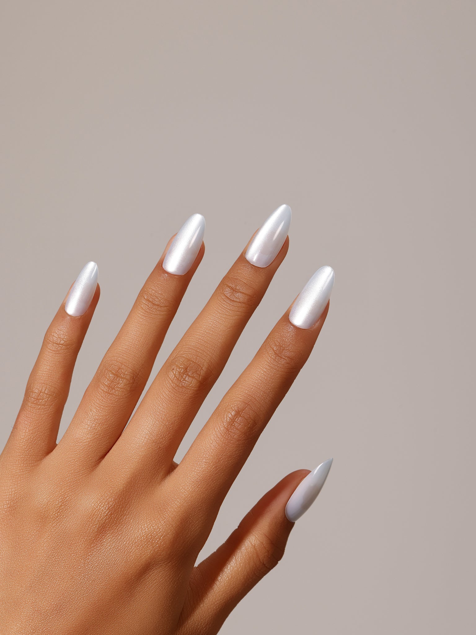 Set of white almond shape press on nails